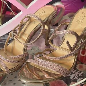 🎀 Jewel by Badgley Mischka Blush Pink Strappy Heels. NWOT